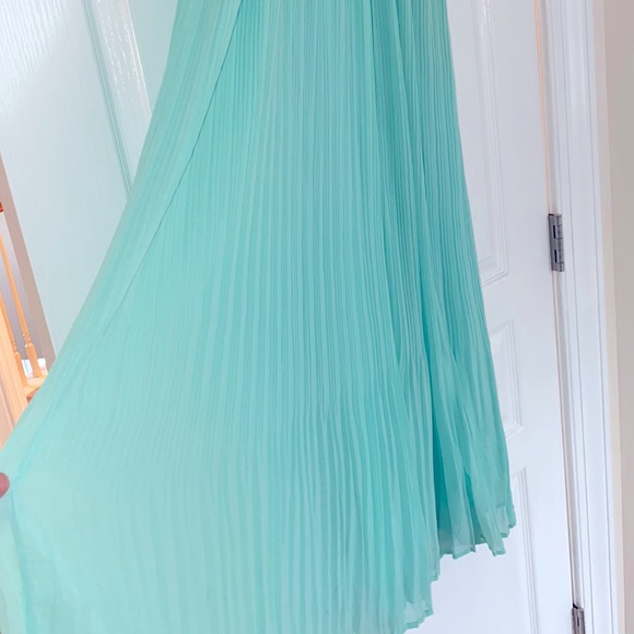 White and Teal Strapless Dress - Picture 3 of 8